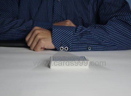 Sleeve button scanning camera